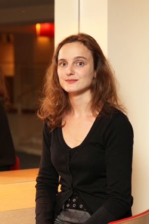 Louise Ferry, assistante parlementaire de Malika Benarab-Attou | Journée Prix Lux à Paris