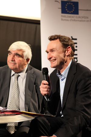 Alain Barrau, directeur du Bureau d'information en France du Parlement européen, et Laurent Cotillon, directeur d'édition du Film Français  | Journée Prix Lux à Paris